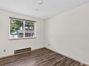 901 Sunset Boulevard NE D215, Renton WA 98056