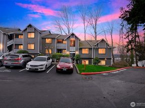 901 Sunset Boulevard NE D215, Renton WA 98056