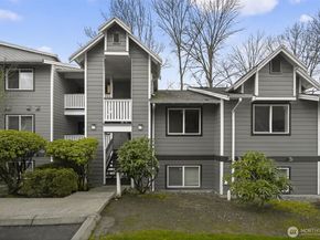 901 Sunset Boulevard NE D215, Renton WA 98056