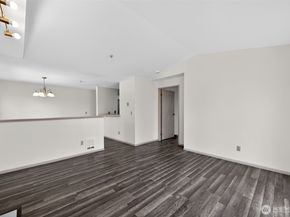 901 Sunset Boulevard NE D215, Renton WA 98056