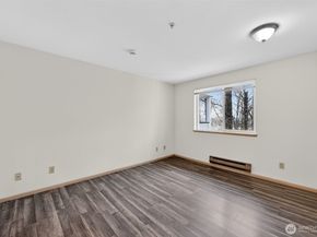 901 Sunset Boulevard NE D215, Renton WA 98056