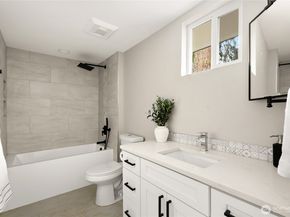 1402 N 136th Street, Seattle WA 98133