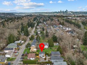 6530 18th Avenue SW B, Seattle WA 98106