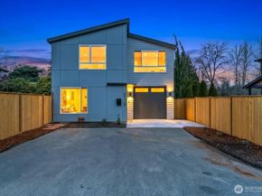 6530 18th Avenue SW B, Seattle WA 98106