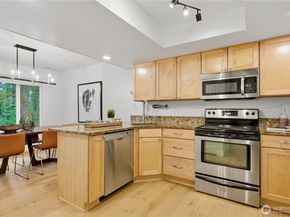 4281 152nd Court SE 3A, Bellevue WA 98006