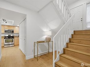 4281 152nd Court SE 3A, Bellevue WA 98006