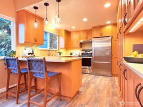 2004 SW 117th Place, Burien WA 98146