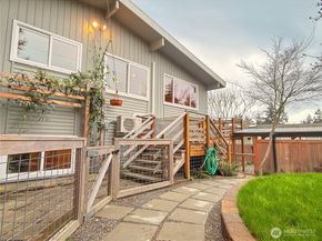 2004 SW 117th Place, Burien WA 98146