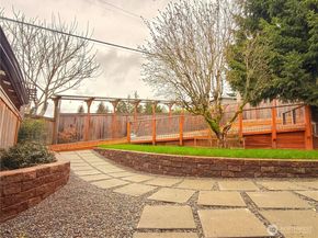 2004 SW 117th Place, Burien WA 98146