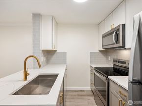 12618 109th Court NE H101, Kirkland WA 98034