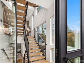 369 3rd Place NW, Issaquah WA 98027