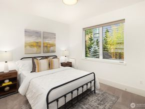 369 3rd Place NW, Issaquah WA 98027