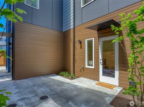 10533 C Stone Avenue N, Seattle WA 98133