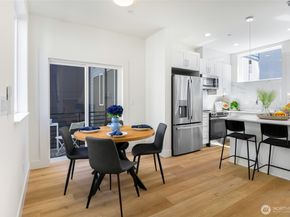 10533 C Stone Avenue N, Seattle WA 98133