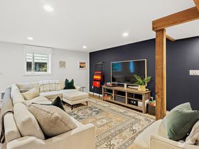 1114 N 77th Street, Seattle WA 98103