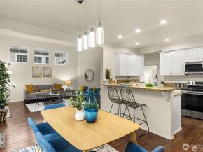 18391 NE 97th Court, Redmond WA 98052