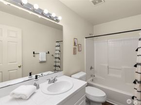 18391 NE 97th Court, Redmond WA 98052