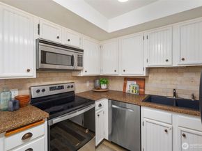 9920 NE 119th St 107, Kirkland WA 98034