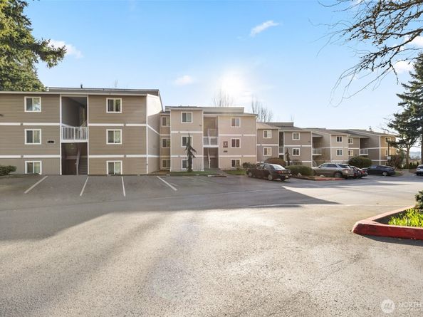 12429 NE 130th Court G304, Kirkland WA 98034