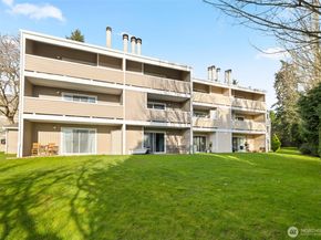 12429 NE 130th Court G304, Kirkland WA 98034