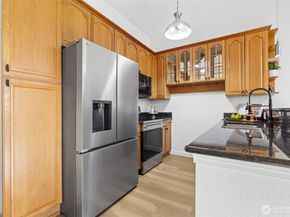 12429 NE 130th Court G304, Kirkland WA 98034