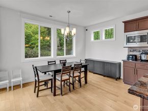 1705 NE Falls Dr, Issaquah WA 98029