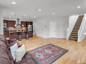 1705 NE Falls Dr, Issaquah WA 98029