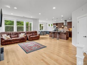 1705 NE Falls Dr, Issaquah WA 98029