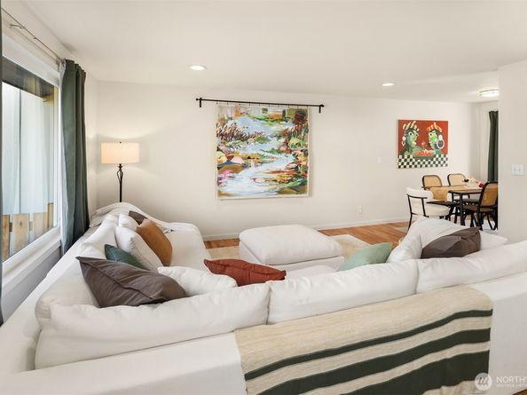 5035 25th Avenue SW, Seattle WA 98106