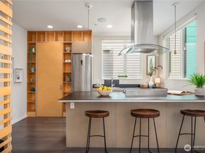 1623 14th Avenue E, Seattle WA 98122