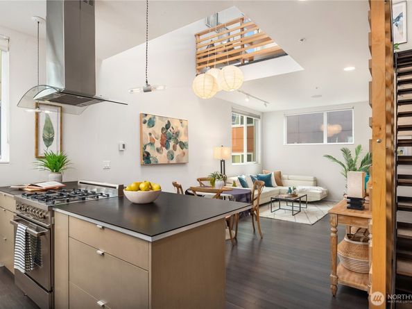 1623 14th Avenue E, Seattle WA 98122