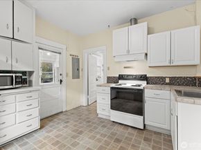 7361 17th Avenue NW, Seattle WA 98117