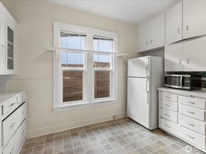 7361 17th Avenue NW, Seattle WA 98117