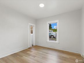 7361 17th Avenue NW, Seattle WA 98117