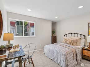 2840 139th Avenue SE 15, Bellevue WA 98005