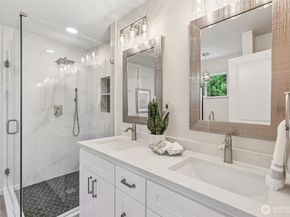 2840 139th Avenue SE 15, Bellevue WA 98005