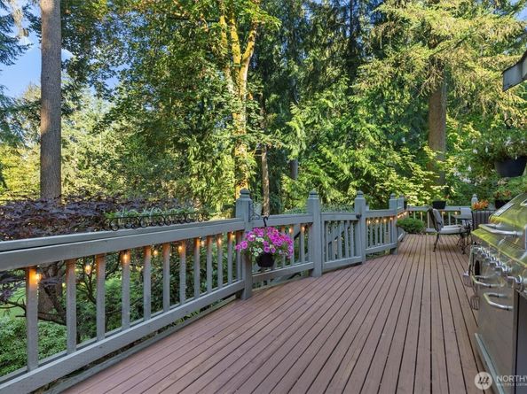 2713 224th Avenue NE, Sammamish WA 98074