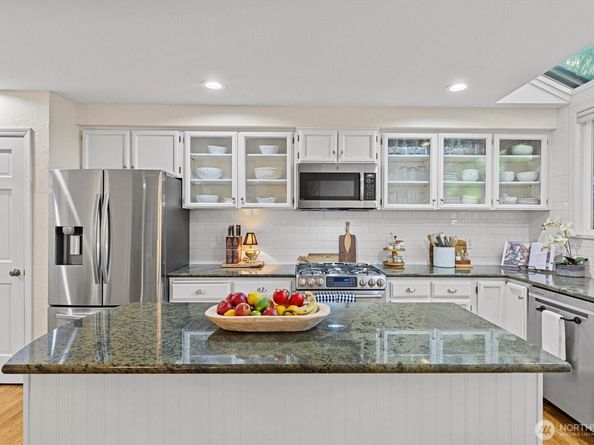 2713 224th Avenue NE, Sammamish WA 98074