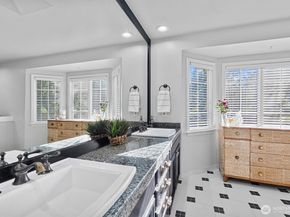 2713 224th Avenue NE, Sammamish WA 98074