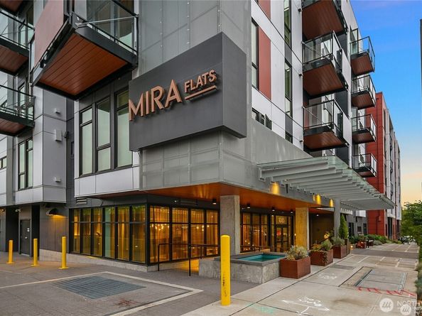 1085 103rd Avenue NE 206, Bellevue WA 98004