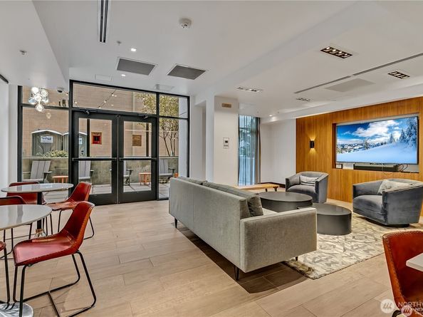 1085 103rd Avenue NE 206, Bellevue WA 98004