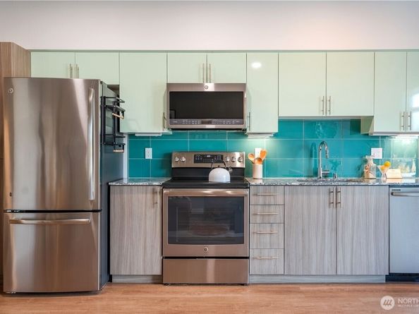 1085 103rd Avenue NE 206, Bellevue WA 98004