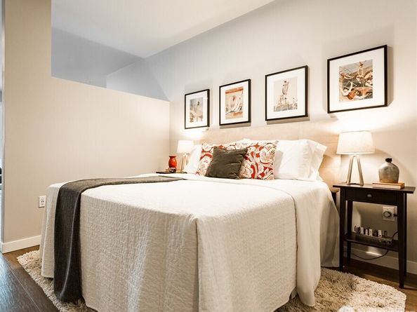 1085 103rd Avenue NE 206, Bellevue WA 98004