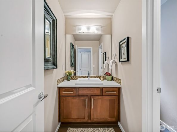 502 S 187th Lane, Burien WA 98148