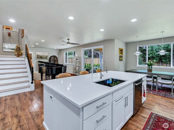502 S 187th Lane, Burien WA 98148