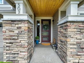 502 S 187th Lane, Burien WA 98148