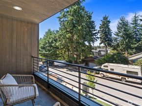 10750 Interlake Avenue N, Seattle WA 98133