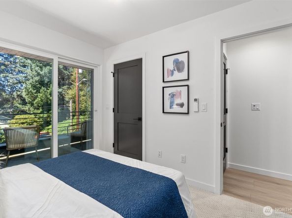 10750 Interlake Avenue N, Seattle WA 98133