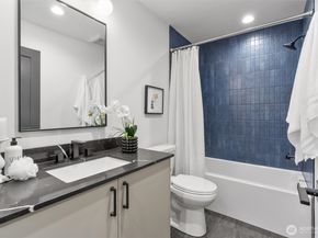 10750 Interlake Avenue N, Seattle WA 98133