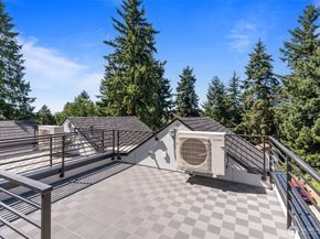 10750 Interlake Avenue N, Seattle WA 98133